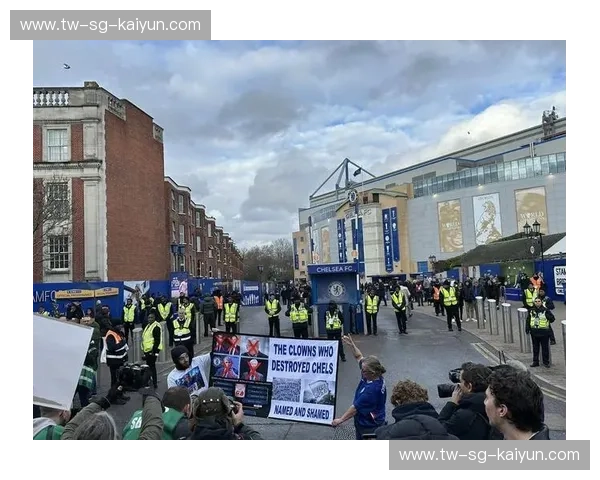 蓝军与海鸥的绿茵对决：斯坦福桥的荣耀与斯坦福德桥的惊喜